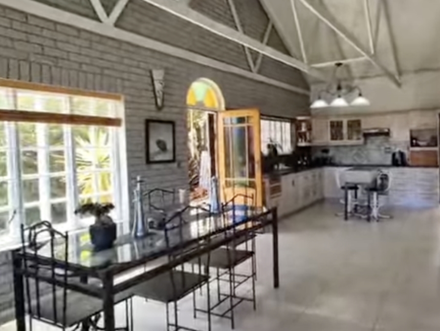 3 Bedroom Property for Sale in Middedorp Western Cape